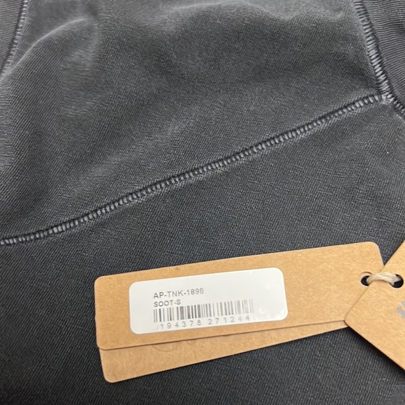 Skims Outdoor Crew Neck Tank - Picture 8 of 10